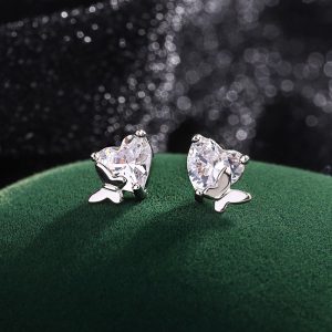 Sterling silver butterfly stud earrings, versatile heart-shaped diamond earrings, simple and exquisite earrings for women.